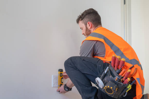 Best Licensed Electrician  in Menasha, WI
